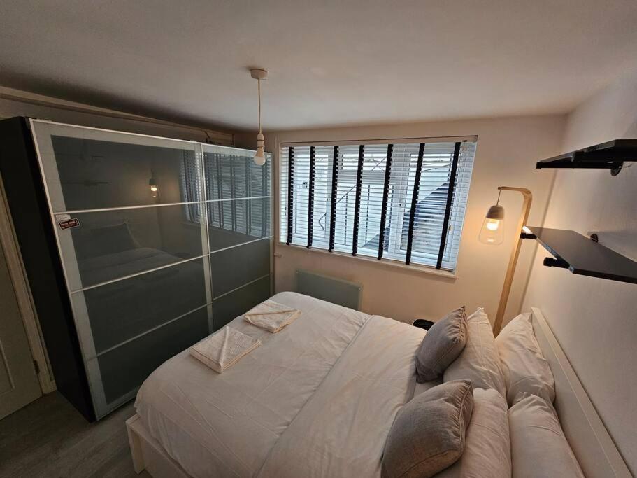 Peaceful And Elegant Apartment London Exterior photo